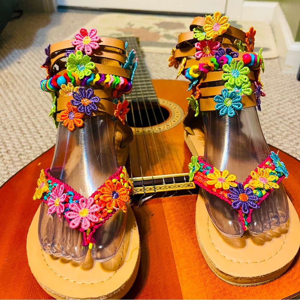 💐Frisky Colorful Floral Zip Back Ankle Thong Sandals!